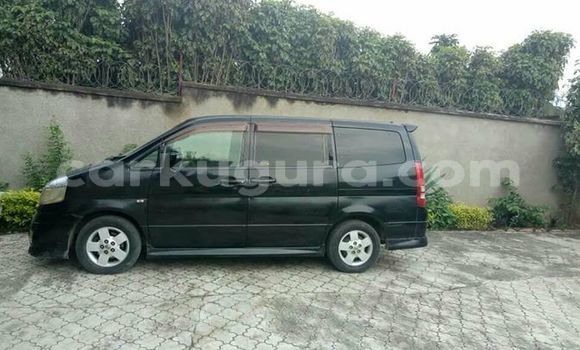 Nunua Ilio tumika Nissan Serena Nyeusi Gari ndani ya Bujumbura nchini Bujumbura Nunua Ilio tumika Nissan Serena Nyeusi Gari ndani ya Bujumbura nchini Bujumbura
