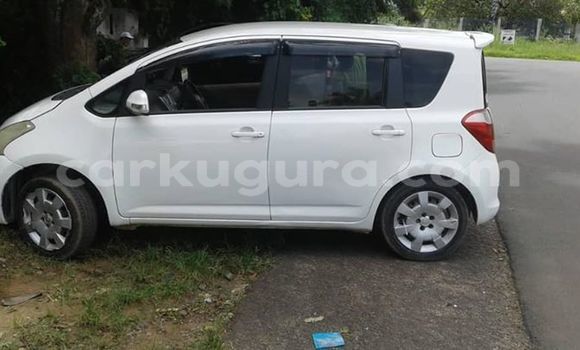 Acheter Occasion Voiture Toyota Ractis Blanc à Bujumbura, Bujumbura Acheter Occasion Voiture Toyota Ractis Blanc à Bujumbura, Bujumbura