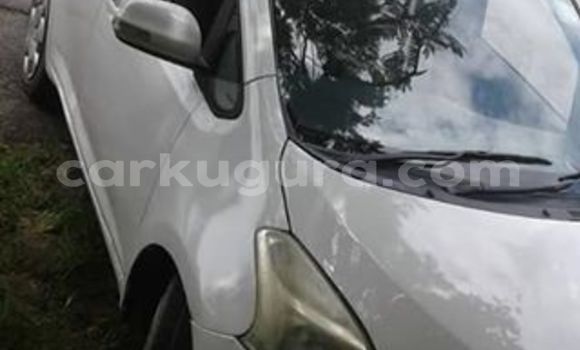 Acheter Occasion Voiture Toyota Ractis Blanc à Bujumbura, Bujumbura Acheter Occasion Voiture Toyota Ractis Blanc à Bujumbura, Bujumbura