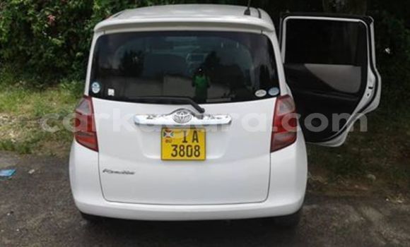 Acheter Occasion Voiture Toyota Ractis Blanc à Bujumbura, Bujumbura Acheter Occasion Voiture Toyota Ractis Blanc à Bujumbura, Bujumbura
