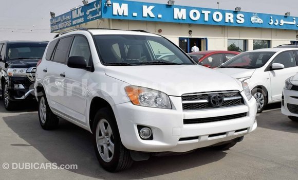 Nunua Imported Toyota 4Runner Nyeupe Gari ndani ya Import - Dubai nchini Bujumbura Nunua Imported Toyota 4Runner Nyeupe Gari ndani ya Import - Dubai nchini Bujumbura