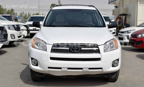 Nunua Imported Toyota 4Runner Nyeupe Gari ndani ya Import - Dubai nchini Bujumbura Nunua Imported Toyota 4Runner Nyeupe Gari ndani ya Import - Dubai nchini Bujumbura