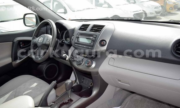 Nunua Imported Toyota 4Runner Nyeupe Gari ndani ya Import - Dubai nchini Bujumbura Nunua Imported Toyota 4Runner Nyeupe Gari ndani ya Import - Dubai nchini Bujumbura