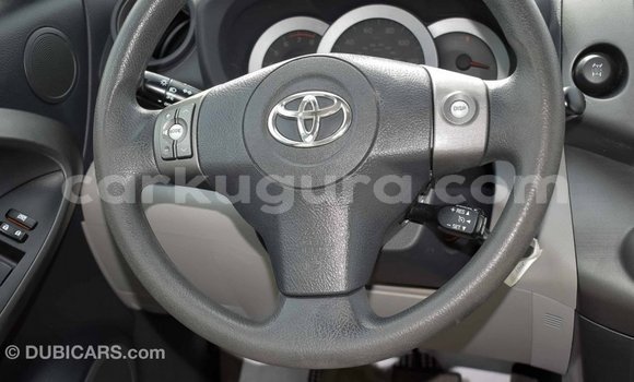 Nunua Imported Toyota 4Runner Nyeupe Gari ndani ya Import - Dubai nchini Bujumbura Nunua Imported Toyota 4Runner Nyeupe Gari ndani ya Import - Dubai nchini Bujumbura