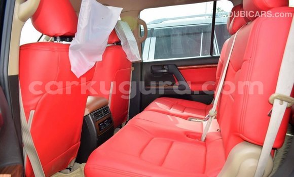 Nunua Imported Toyota Land Cruiser Nyeusi Gari ndani ya Import - Dubai nchini Bujumbura Nunua Imported Toyota Land Cruiser Nyeusi Gari ndani ya Import - Dubai nchini Bujumbura