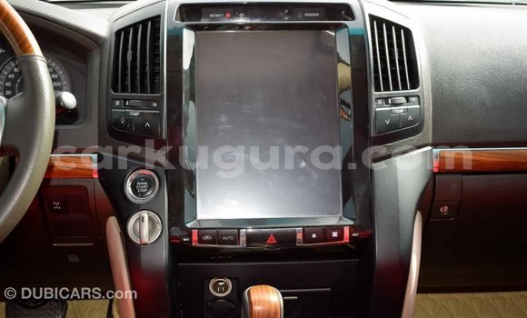 Nunua Imported Toyota Land Cruiser Nyeusi Gari ndani ya Import - Dubai nchini Bujumbura Nunua Imported Toyota Land Cruiser Nyeusi Gari ndani ya Import - Dubai nchini Bujumbura