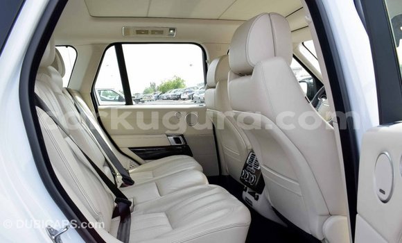 Acheter Import Voiture Land Rover Range Rover Blanc à Import - Dubai, Bujumbura Acheter Import Voiture Land Rover Range Rover Blanc à Import - Dubai, Bujumbura