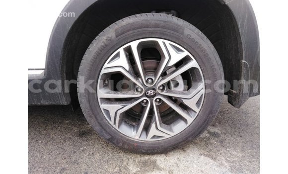 Buy Import Hyundai Santa Fe White Car in Import - Dubai in Bujumbura Buy Import Hyundai Santa Fe White Car in Import - Dubai in Bujumbura