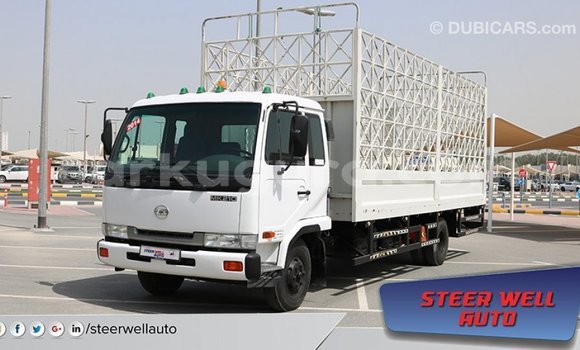 Nunua Imported Nissan 350Z Nyeupe Gari ndani ya Import - Dubai nchini Bujumbura Nunua Imported Nissan 350Z Nyeupe Gari ndani ya Import - Dubai nchini Bujumbura