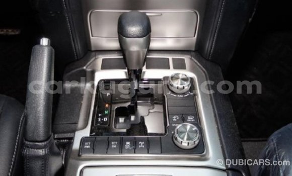 Buy Import Toyota Land Cruiser White Car in Import - Dubai in Bujumbura Buy Import Toyota Land Cruiser White Car in Import - Dubai in Bujumbura