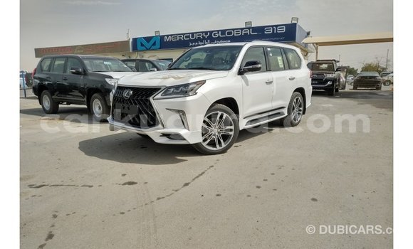 Acheter Import Voiture Lexus LX Blanc à Import - Dubai, Bujumbura Acheter Import Voiture Lexus LX Blanc à Import - Dubai, Bujumbura