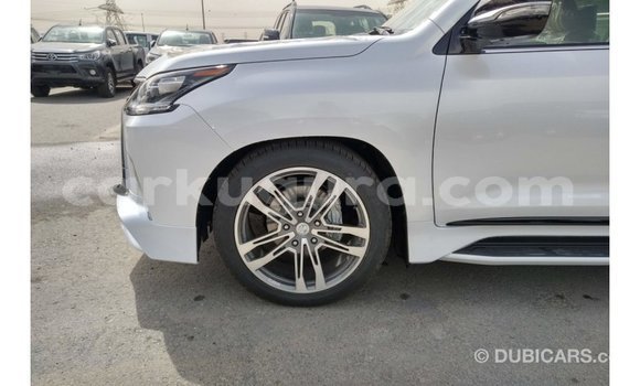Acheter Import Voiture Lexus LX Blanc à Import - Dubai, Bujumbura Acheter Import Voiture Lexus LX Blanc à Import - Dubai, Bujumbura
