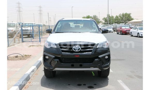 Acheter Import Voiture Toyota Fortuner Noir à Import - Dubai, Bujumbura Acheter Import Voiture Toyota Fortuner Noir à Import - Dubai, Bujumbura