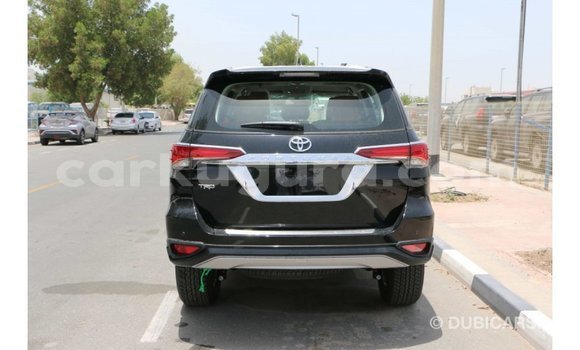 Acheter Import Voiture Toyota Fortuner Noir à Import - Dubai, Bujumbura Acheter Import Voiture Toyota Fortuner Noir à Import - Dubai, Bujumbura