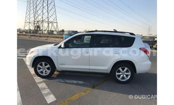 Acheter Import Voiture Toyota 4Runner Blanc à Import - Dubai, Bujumbura Acheter Import Voiture Toyota 4Runner Blanc à Import - Dubai, Bujumbura